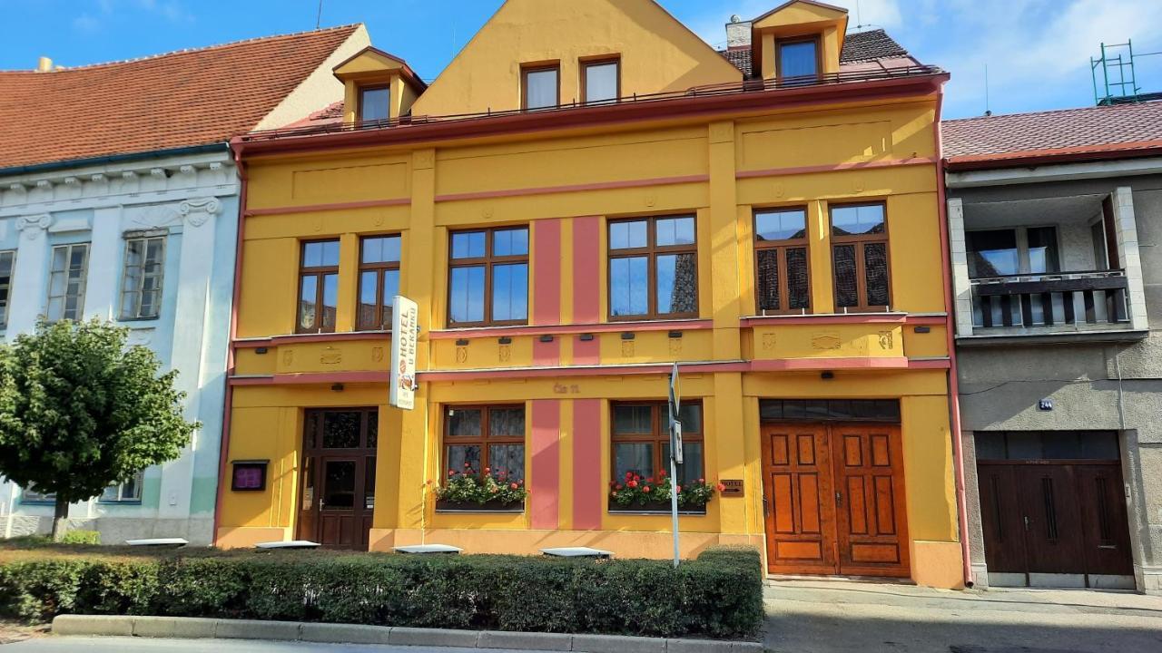Hotel U Beranku Libochovice Buitenkant foto