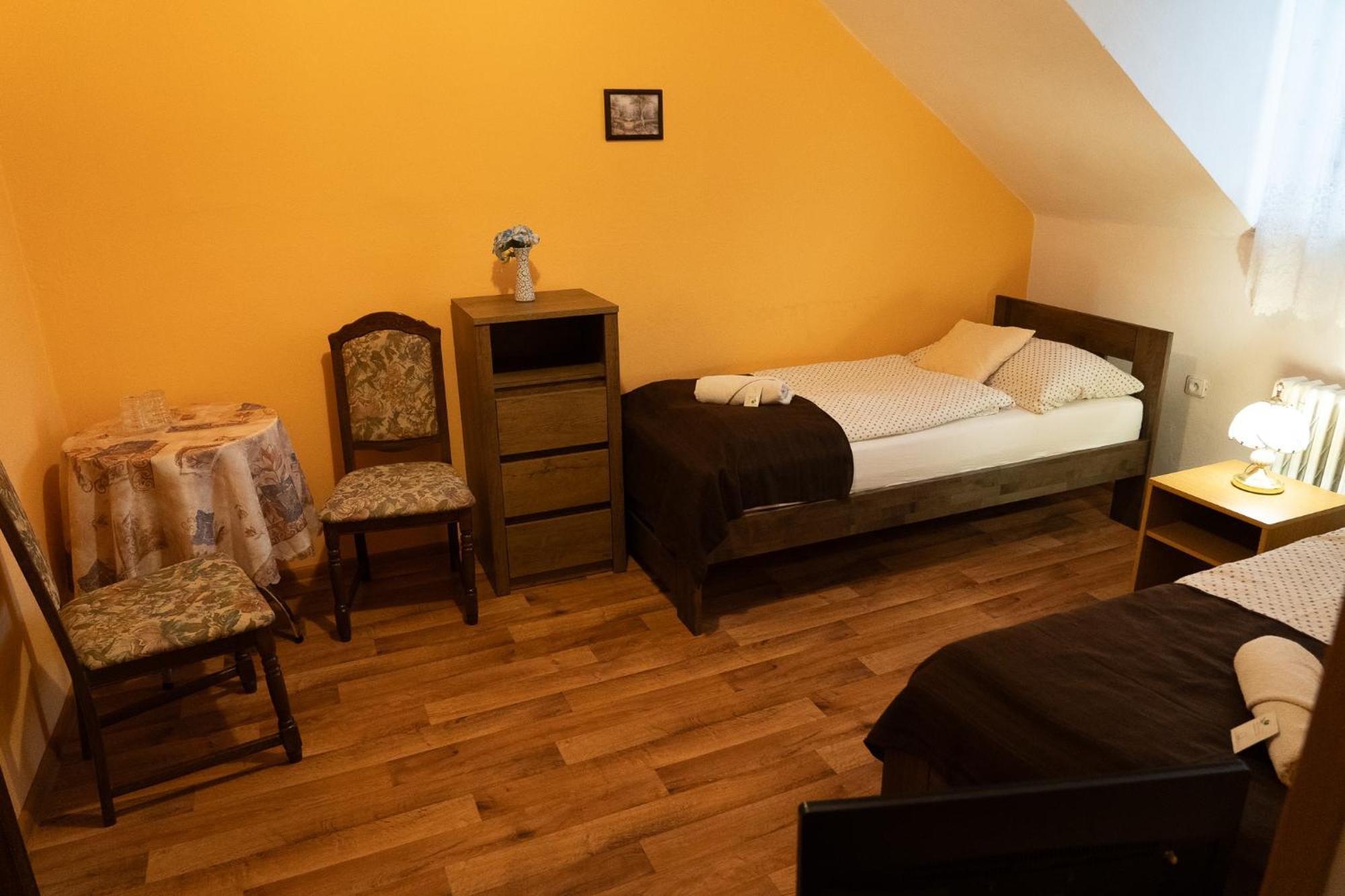 Hotel U Beranku Libochovice Buitenkant foto