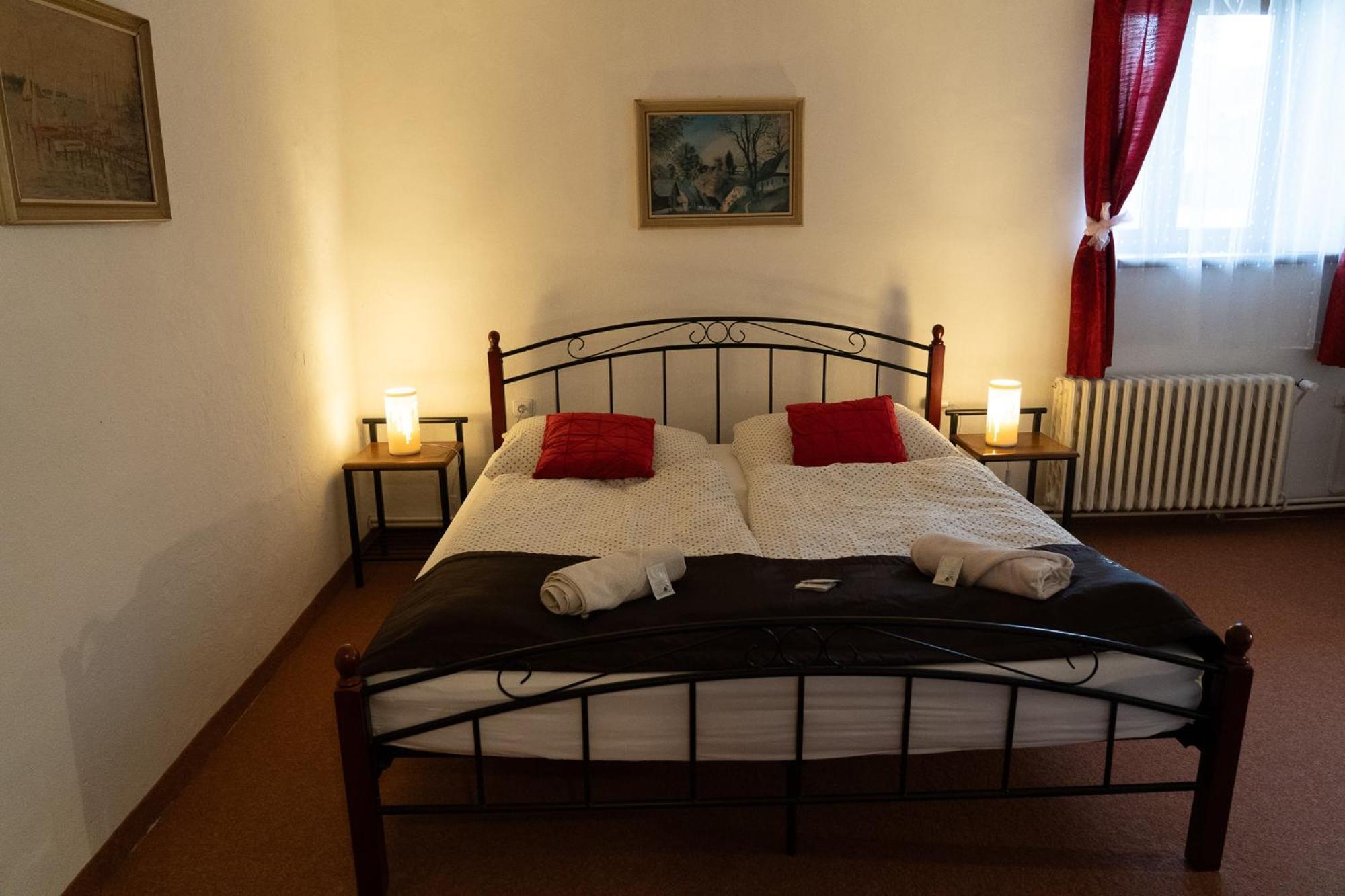 Hotel U Beranku Libochovice Buitenkant foto