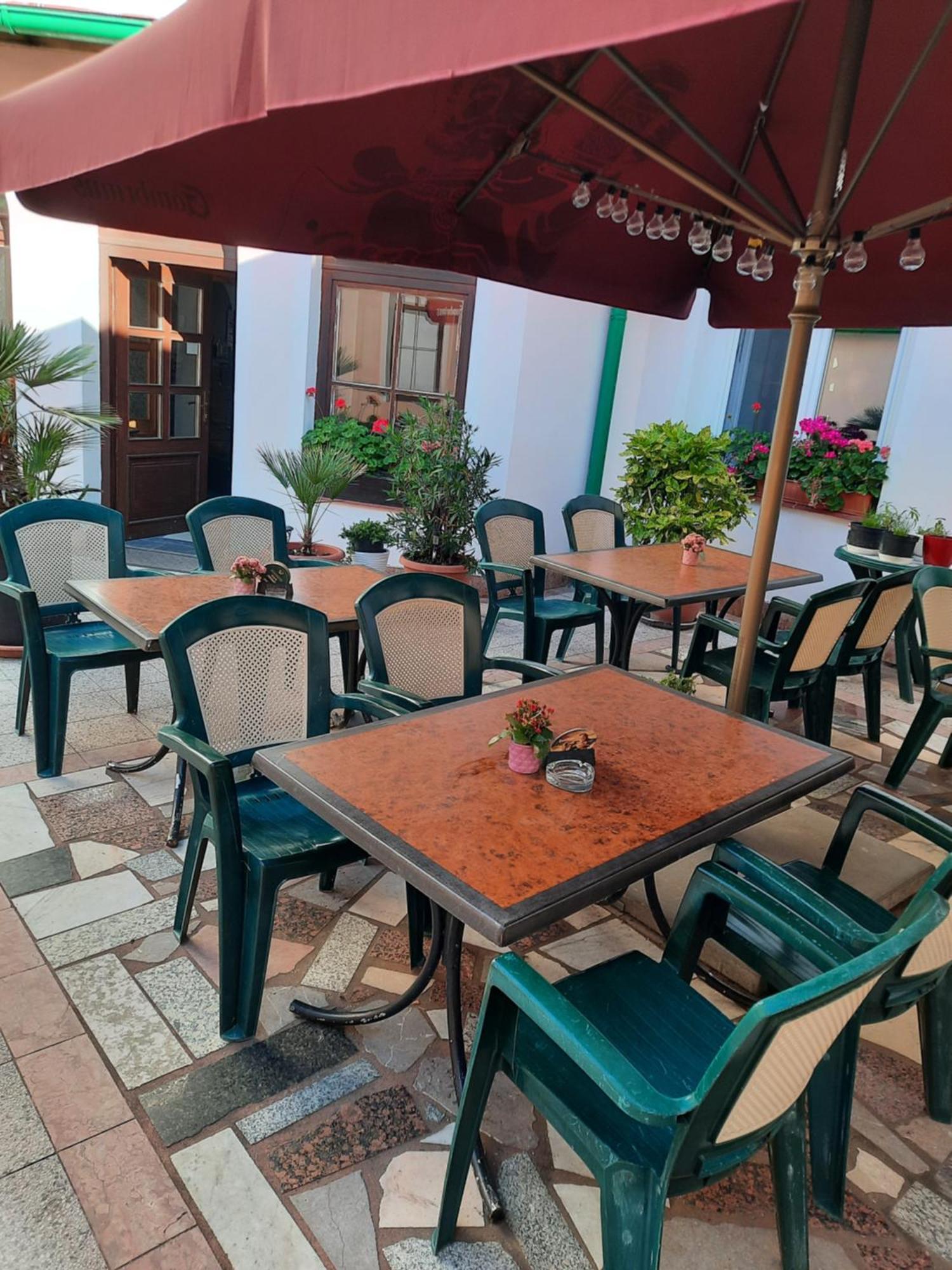 Hotel U Beranku Libochovice Buitenkant foto