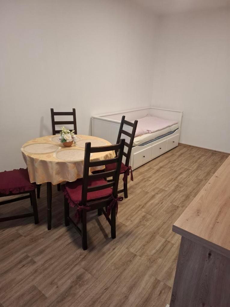 Hotel U Beranku Libochovice Buitenkant foto